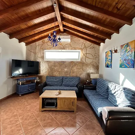 Cactus Piscina Climatizada La Asomada (Lanzarote)