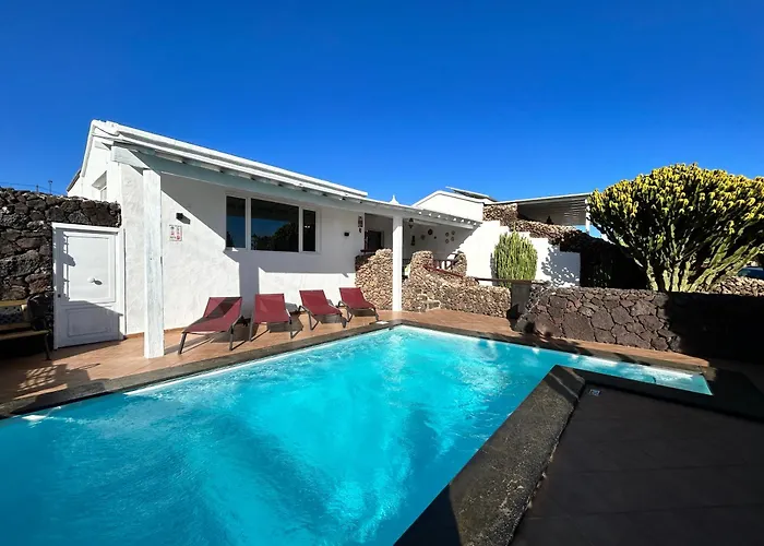 Cactus Piscina Climatizada فيلة La Asomada (Lanzarote)