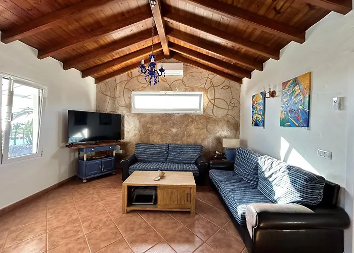 Cactus Piscina Climatizada La Asomada (Lanzarote)