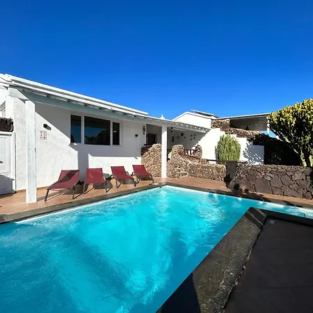 Cactus Piscina Climatizada Villa La Asomada (Lanzarote)