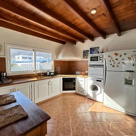 Cactus Piscina Climatizada * La Asomada (Lanzarote)